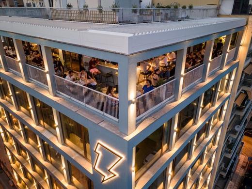 Zeus Is Loose Hostel