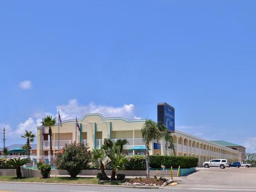 Motel 6 Galveston, TX - Beach/Seawall