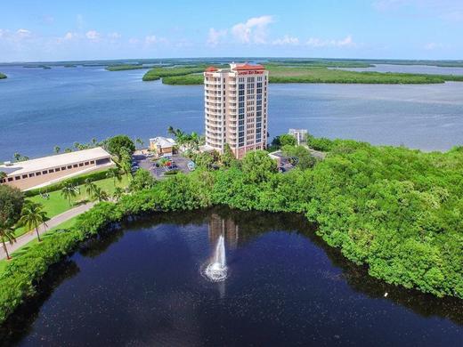 Lovers Key Beach Club