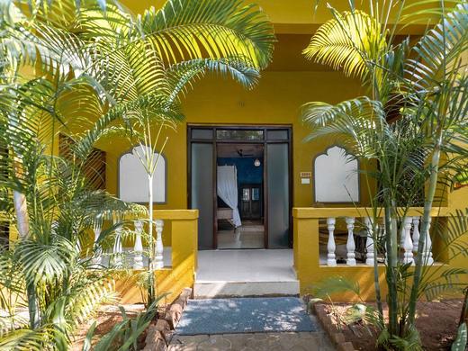 Justa Morjim Beach Resort And Spa