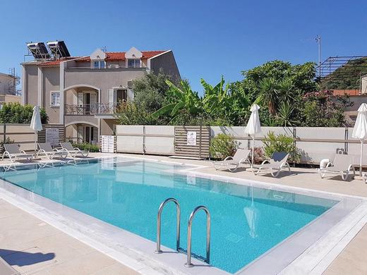 Notos Luxury Studios & Apartements