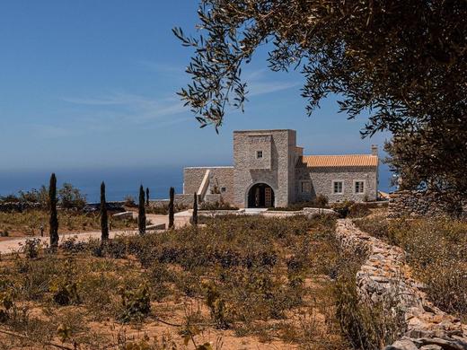 Ariá Estate Suites & Spa