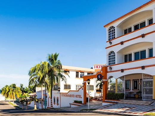 Capital O Oxtankah, Chetumal Bay