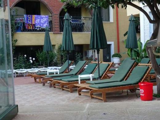 Maxwell Holiday Club