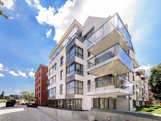 Almond Business & SPA