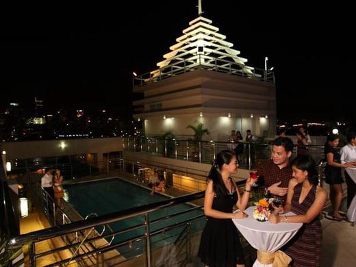 Herald Suites Solana