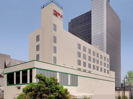 7 Apple Hotel Mahape