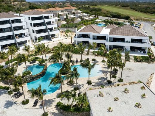 The Reef - Blue Bay Golf & Beach Resort