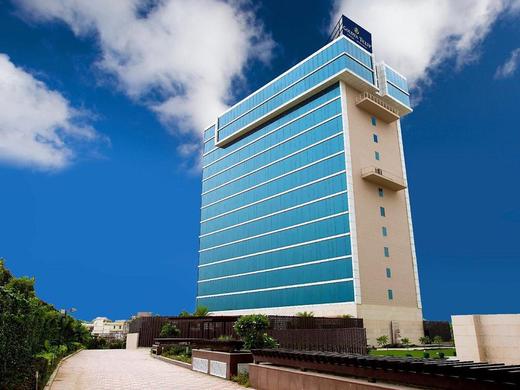 Golden Tulip Suites Gurgaon