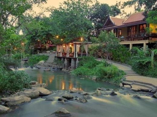 Ndol Streamside Thai Villas