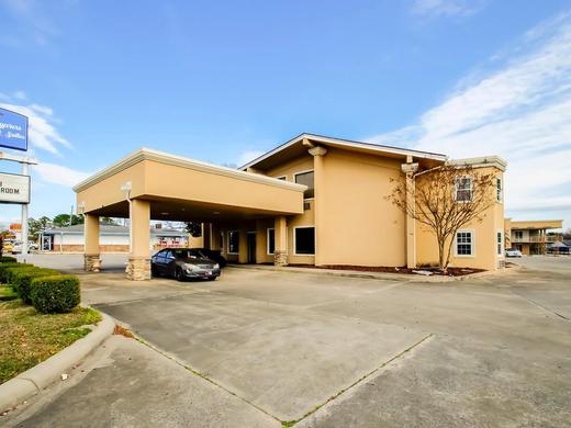 Cypress Inn & Suites Washington - Chocowinity, NC By OYO