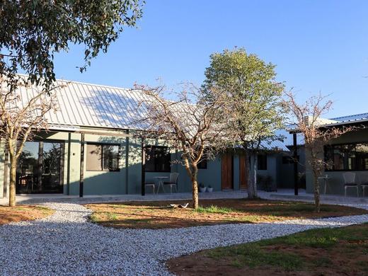Etosha Omusati Lodge