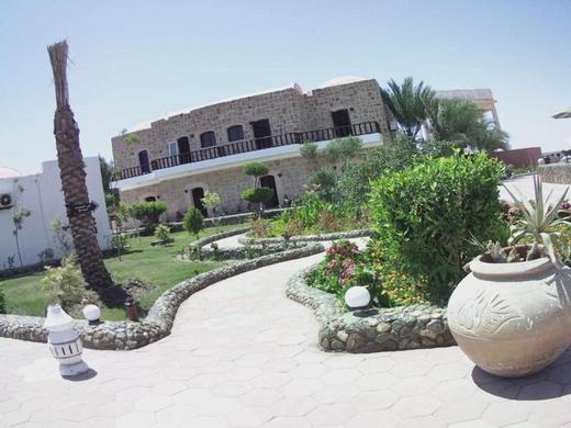 Dolphin Continental Hotel