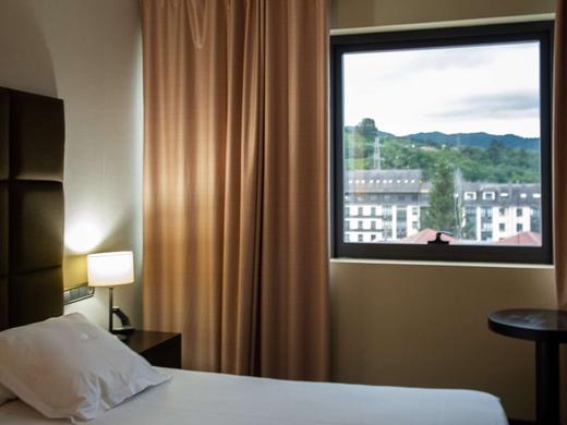 AZZ Asturias Langrehotel