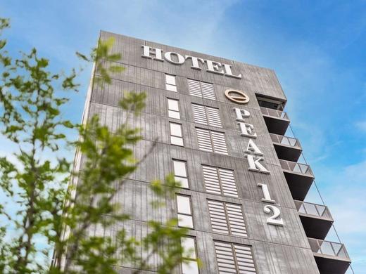 Peak 12 Hotel