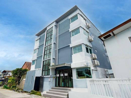 RQ Suvarnabhumi Airport by Collection O