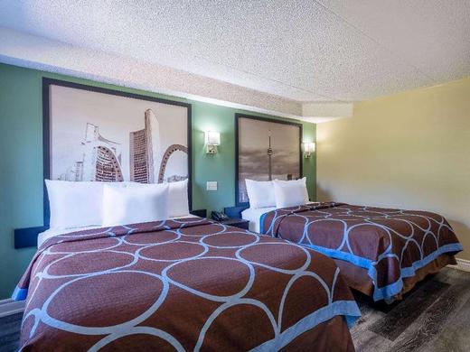 Super 8 by Wyndham Toronto East ON