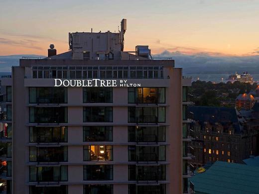 DoubleTree by Hilton Hotel & Suites Victoria