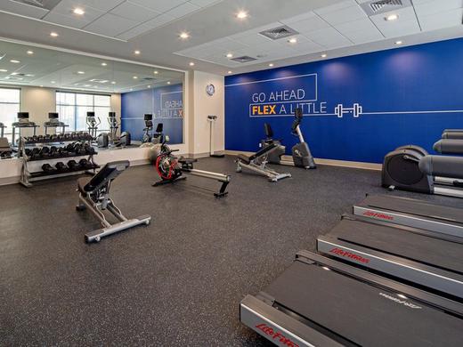 Holiday Inn Express & Suites Valencia - Santa Clarita