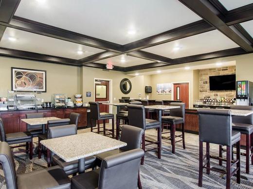 Cobblestone Hotel & Suites - Torrington