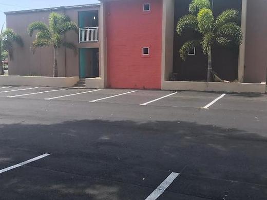 Tropical Inn & Suites