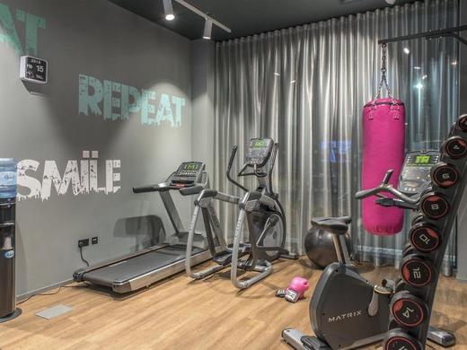 Moxy Aberdeen Airport