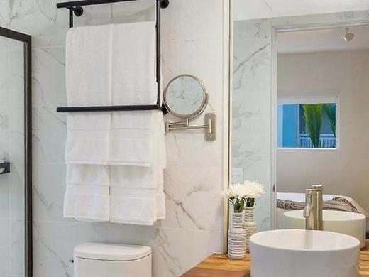 Ocean Treasure Beachside Suites