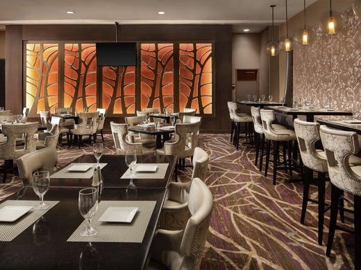 Embassy Suites by Hilton Crystal City National Airport