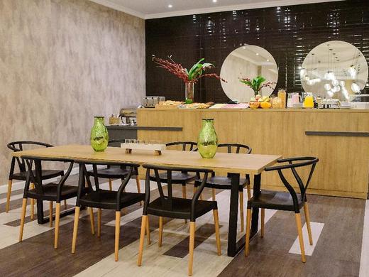 1253 Recoleta Small Hotel