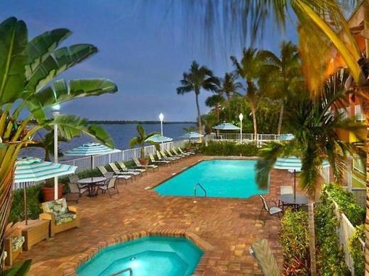 Fairfield Inn & Suites by Marriott Palm Beach