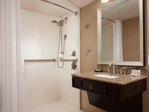 Delta Hotels by Marriott Orlando Lake Buena Vista