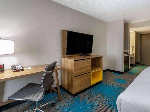 Days Inn & Suites by Wyndham Denver International Airport