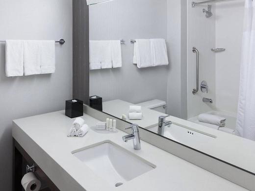 Courtyard by Marriott Alexandria Old Town/Southwest