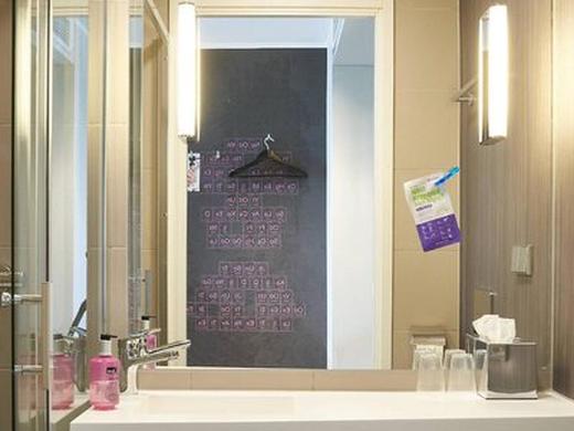 Moxy London Heathrow Airport