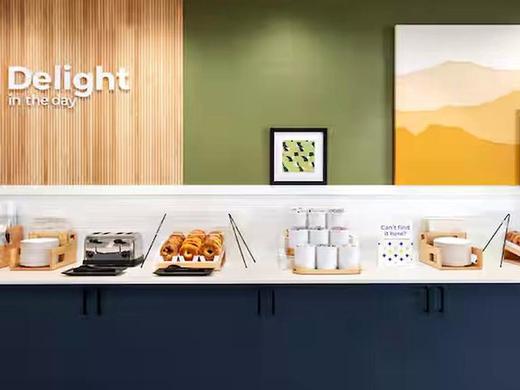 Spark by Hilton at Universal Blvd