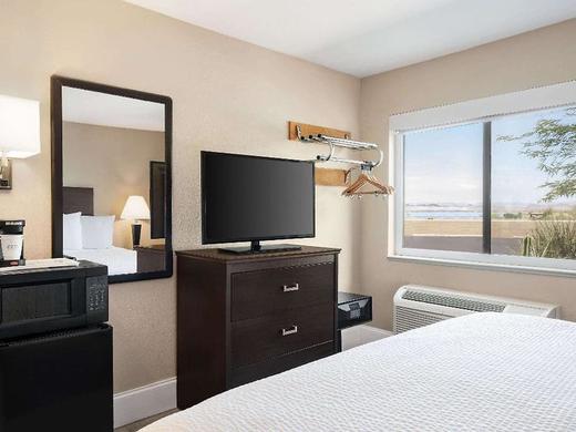 Travelodge by Wyndham Lake Havasu
