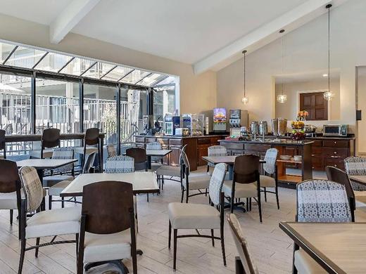 Best Western PLUS Executive Inn