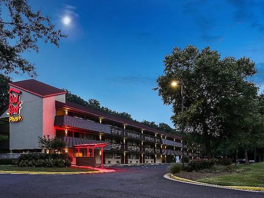 Red Roof Plus Washington DC - Alexandria