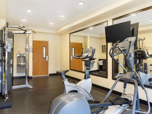 Best Western PLUS Lincoln Inn