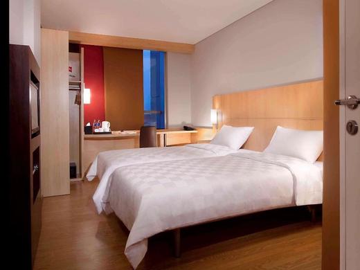 ibis Jakarta Senen