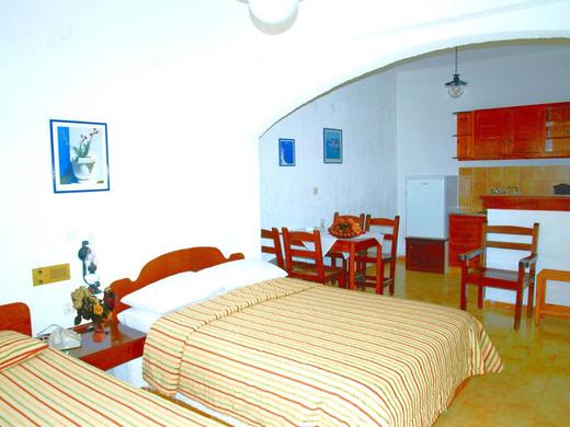 Kastro Studios Apartments