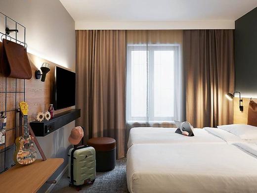 Moxy Edinburgh Fountainbridge