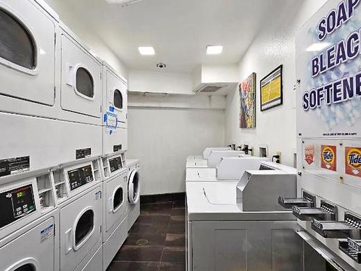 Luana Waikiki Hotel & Suites