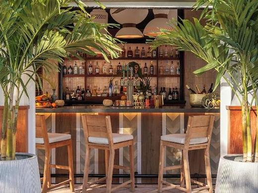 Islander Resort, a Guy Harvey Outpost