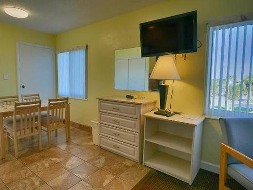 Page Terrace Beachfront Hotel