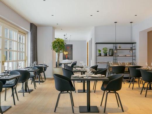 DAS AFFALTERBACH Stuttgart Autograph Collection