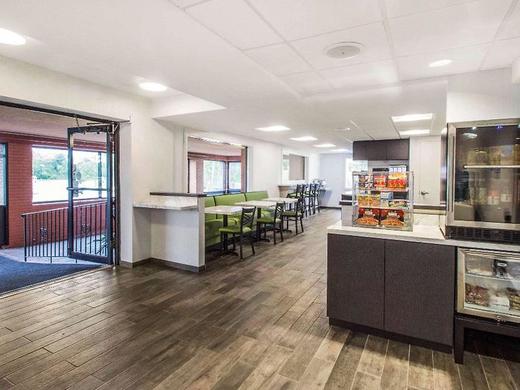 Econo Lodge Hicksville