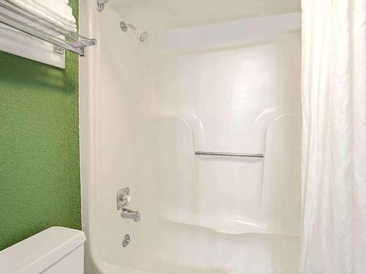 Super 8 by Wyndham Denver Stapleton