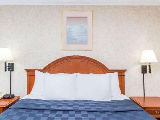 Days Inn by Wyndham Los Angeles LAX/VeniceBch/Marina DelRay