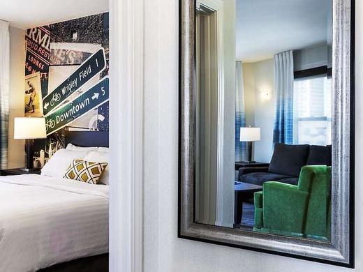 Hotel Versey Days Inn by Wyndham Chicago